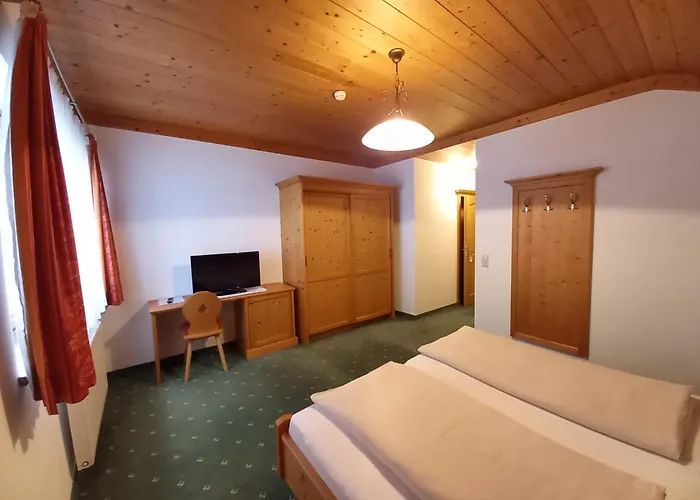 Affittacamere Gaestehaus Toferer 4*