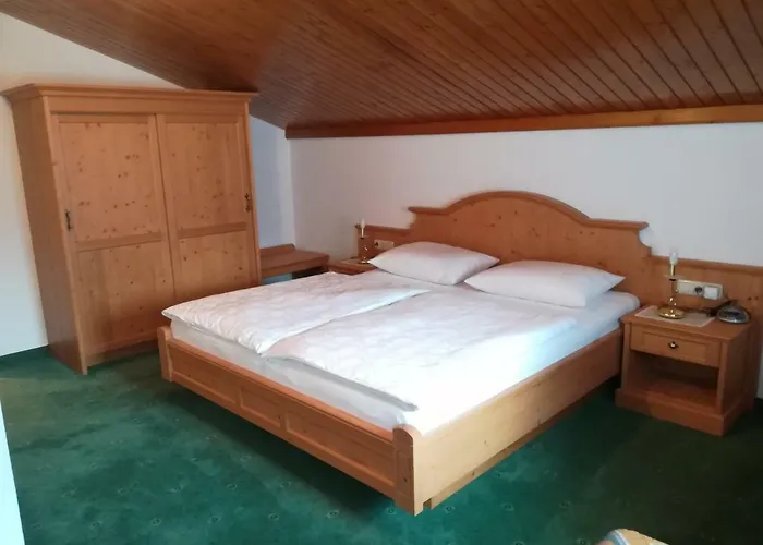 Affittacamere Gaestehaus Toferer 4*